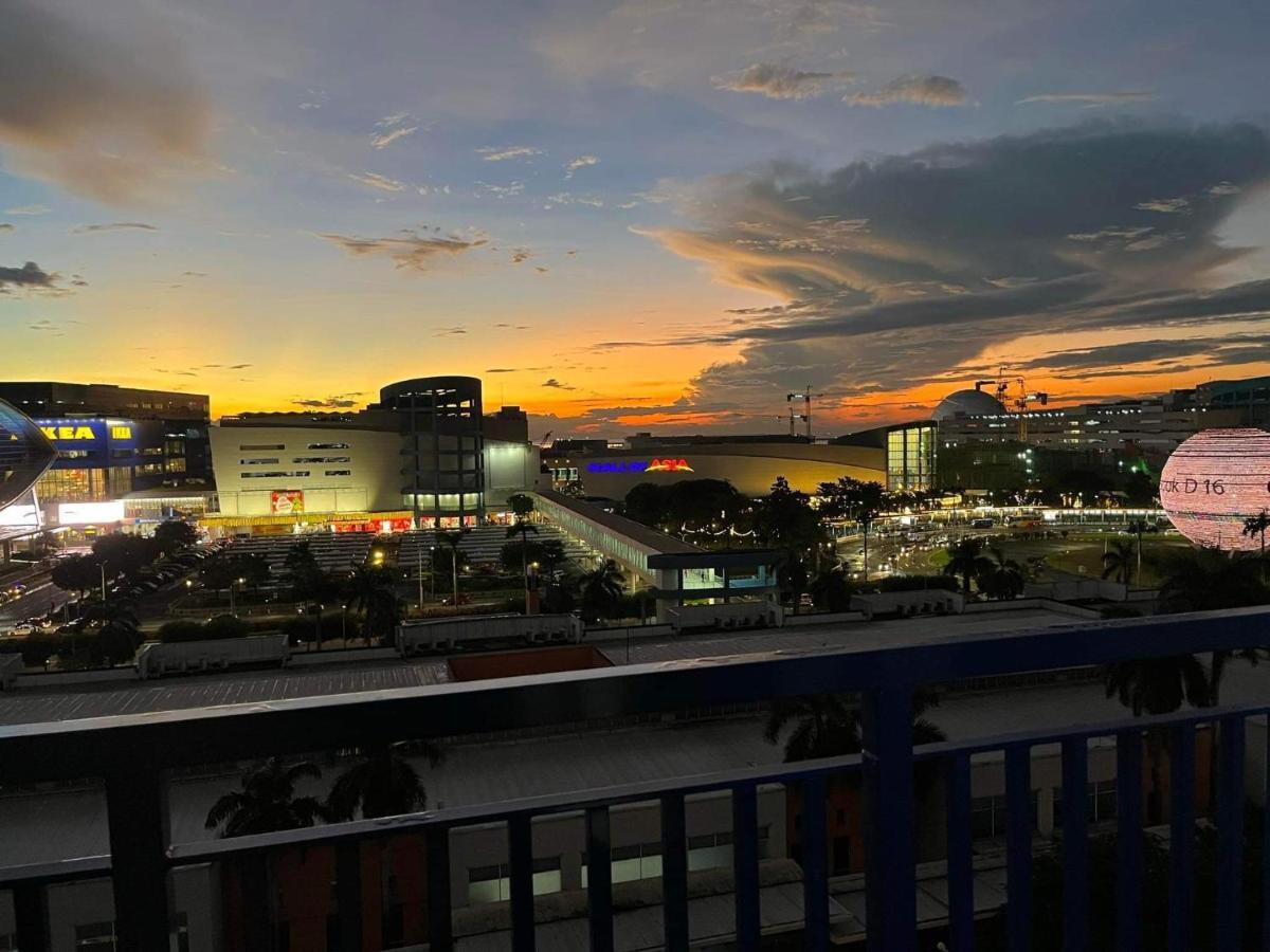 Madison'S Place At Sea Moa Манила Екстериор снимка